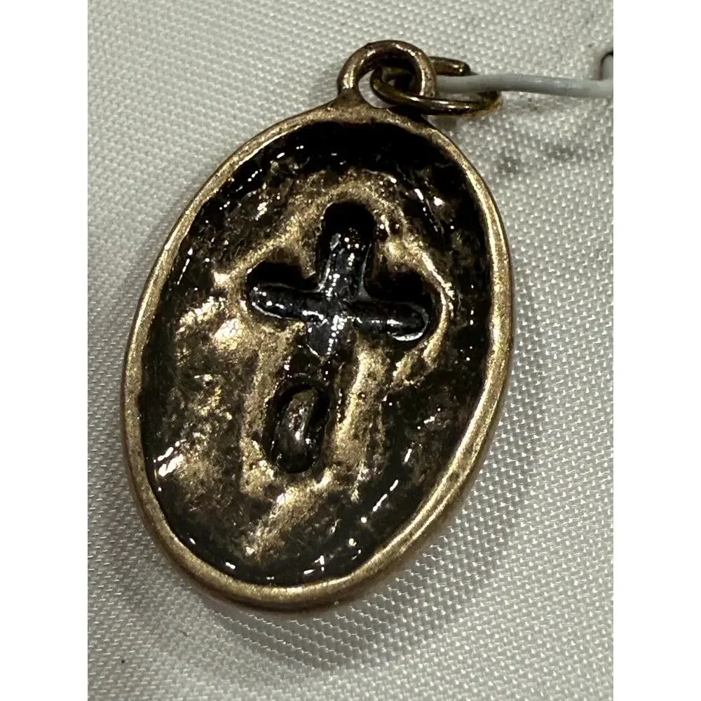 Holy Cross Oval Pendant Necklace NIB Silver Chain Christian Gift Unmarked